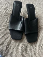 H&M small kitten heeled black slip on shoes size 40 / 6.5