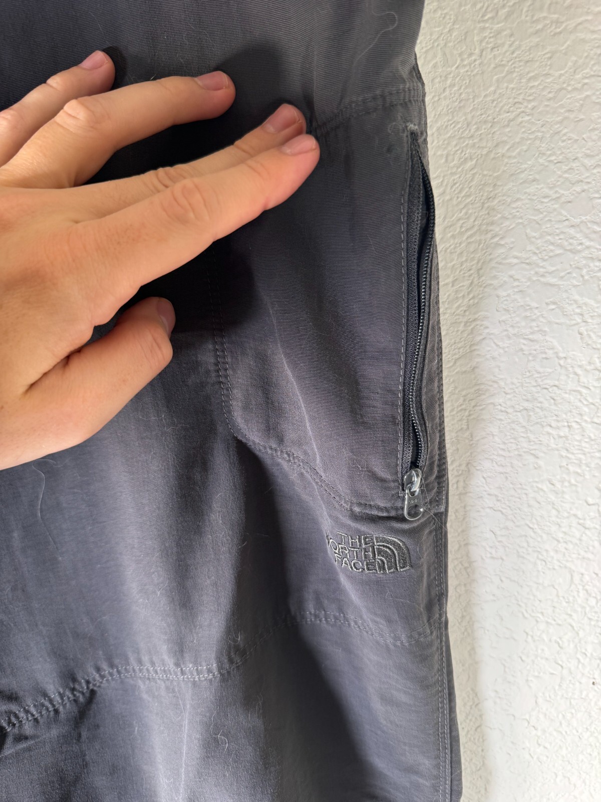 The North Face Men’s Outdoor Cargo Pants Size 40 Gray Hiking Travel Lightweight thumbnail 2