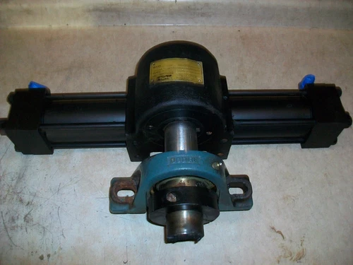 Parker Hydraulic Rotary Actuator HTR22-1803C-BA11-C  180 DEGREE  USED