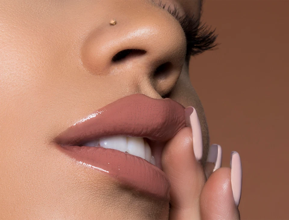 DOSE OF COLORS LIP GLOSS LIPGLOSS STAY GLOSSY ON REPEAT WARM MID TONE NUDE NEW ! - Image 3 of 4