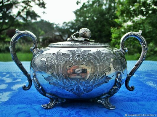 Bonbonnière / sucrier en cristal taillé style ancien – France, début XXᵉ siècle - Arts de la table