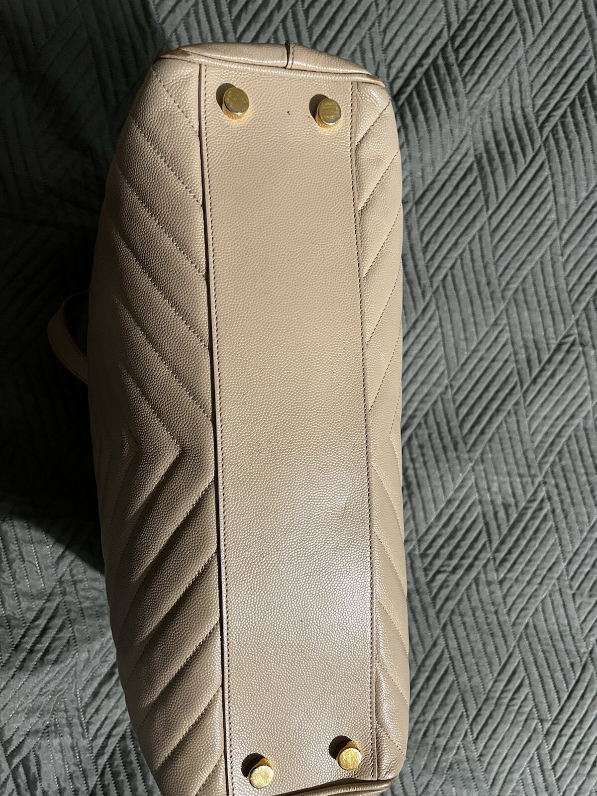 Borsa shopping SAINT LAURENT Grain De Poudre Matelasse Chevron Monogram Nuda