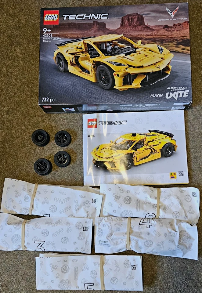 LEGO Technic 42205 Chevrolet Corvette Stingray, photo 1 of 3