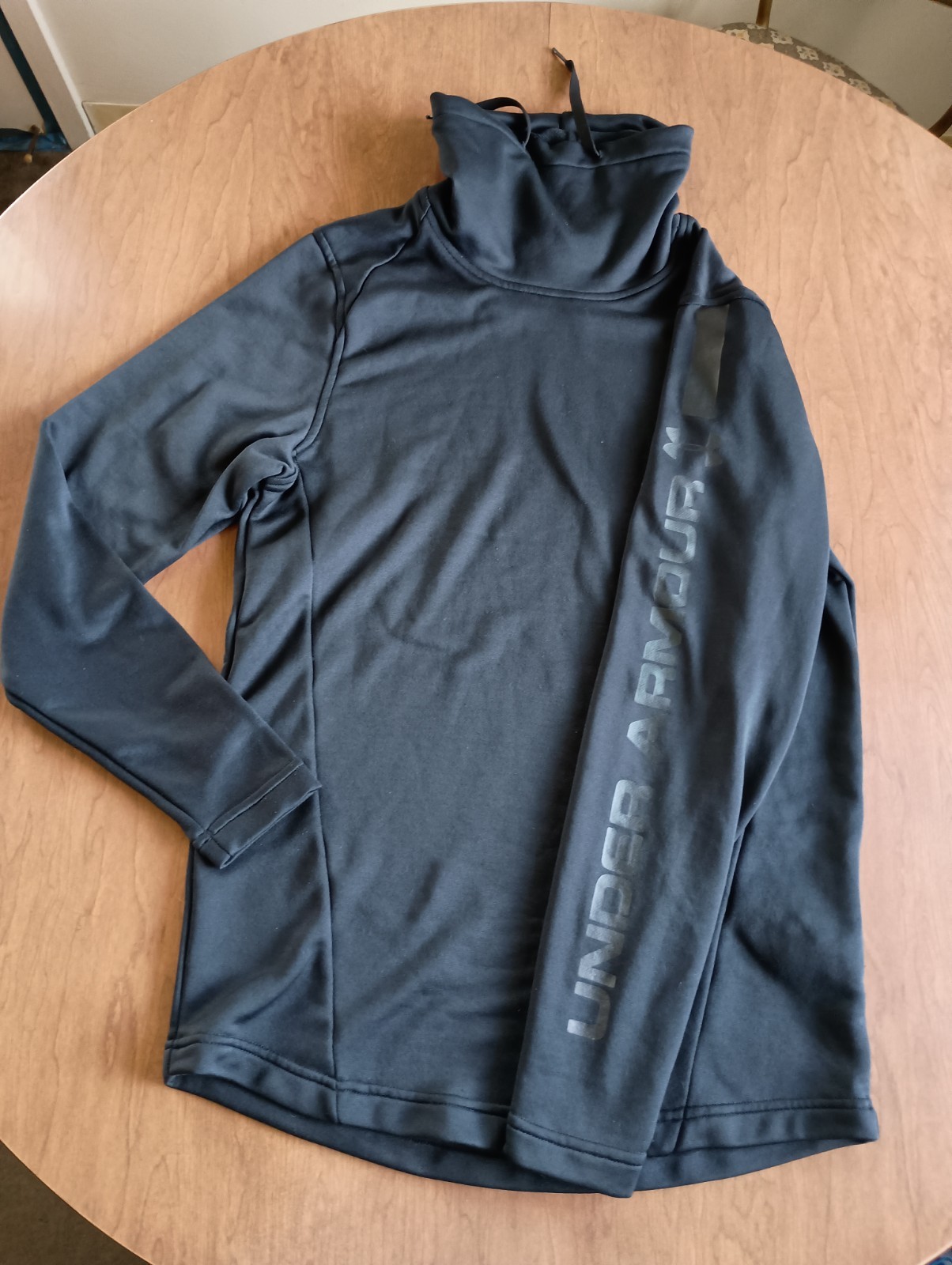 Under Armour UA Coldgear Men's Black Funnel Neck Long Sleeve Shirt Size Small