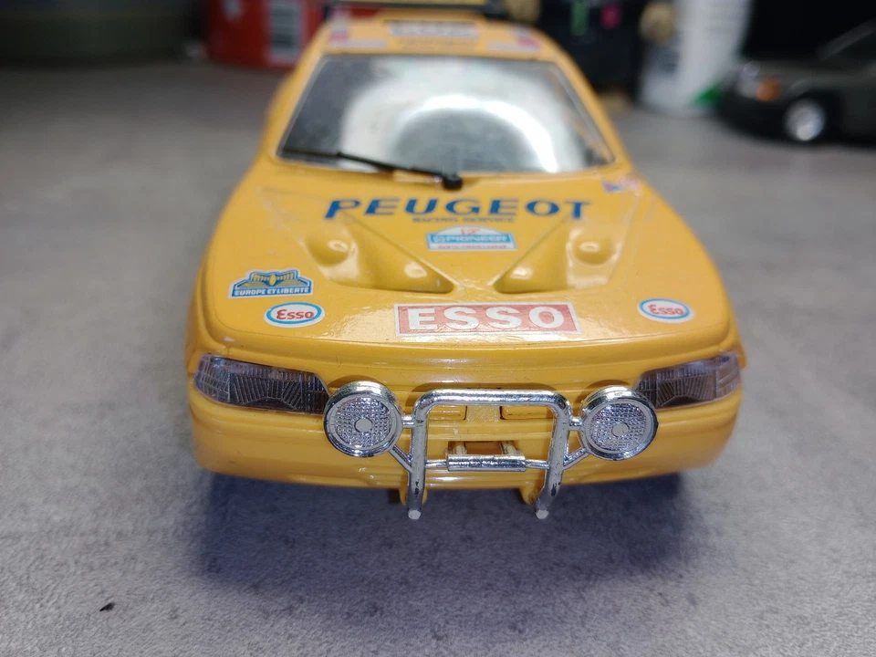 Burago modellino made in Italy Peugeot 405 turbo 1.6 die cast 1/24 no mattel - Immagine 2 di 4