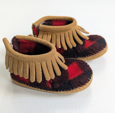 Minnetonka Baby Suede Moccasins Buffalo Plaid Size 3 Red Black Booties