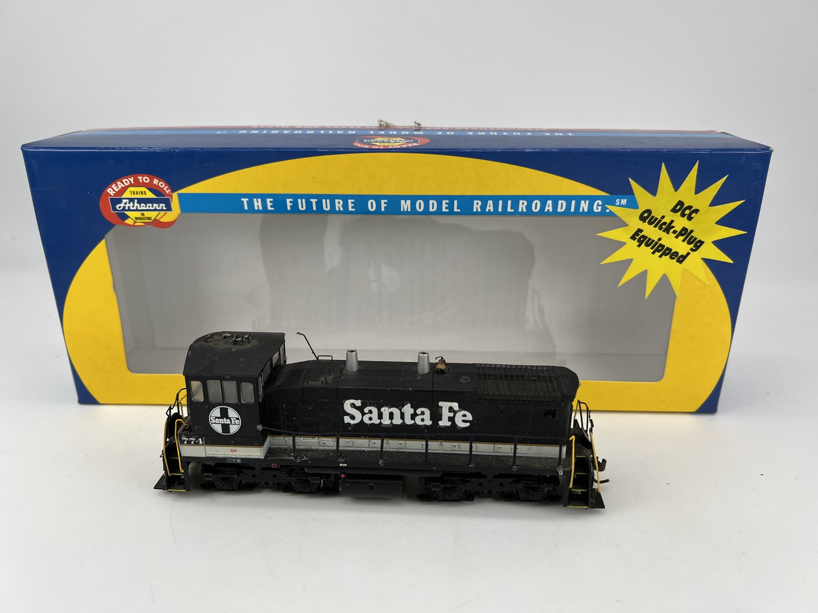 Athearn #95836 HO CUSTOM Santa Fe SW1500 Diesel Locomotive Switcher w ...