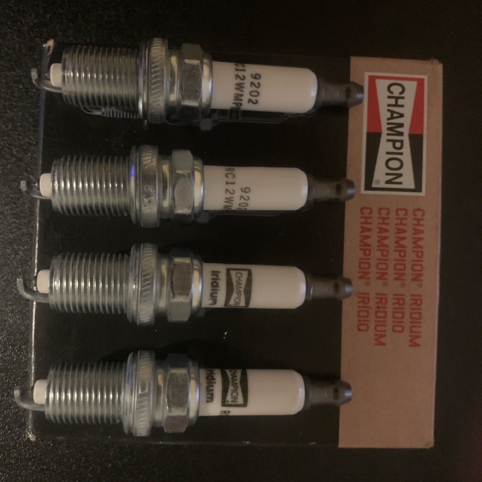 Champion Spark Plugs 4PK 9202 Iridium RC12WMPB4