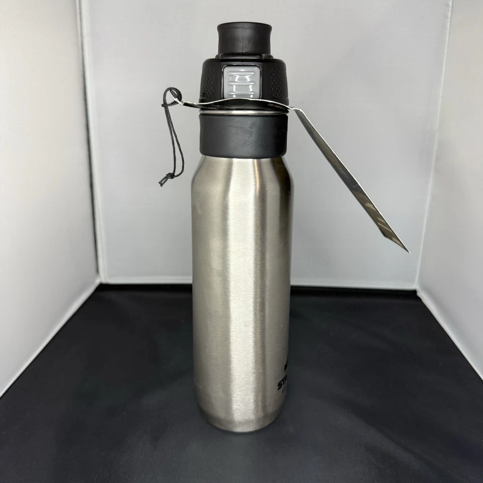 Nuevo con etiquetas Stanley Nineteen 13" hidratación con una mano 24 oz/710 ml Foto 4 de 4