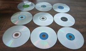 SEGA DREAMCAST LOT OF 9 GAMES DISCS SCRATCHED INCOMPLETE 3 CONTROLLERS UNTESTED