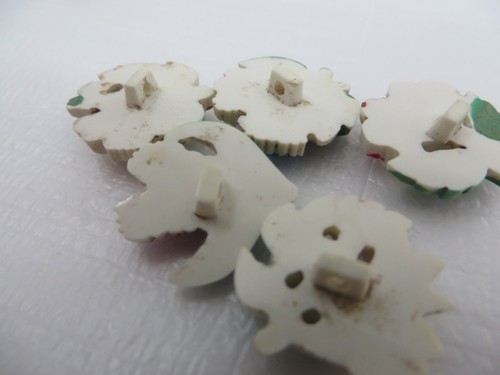 Vintage Lot 1940's INTRICATE FLOWERS Realistic Buttons Plastic Red White 3/4" - Picture 16 of 17