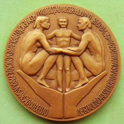 L@@k Family Together Protection Human Rights ONU UN United Nations Bronze Medal!
