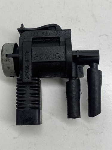 Volkswagen Golf IV 2002 Diesel 81kW Turbolader Druckwandler Magnetventil DRA8964