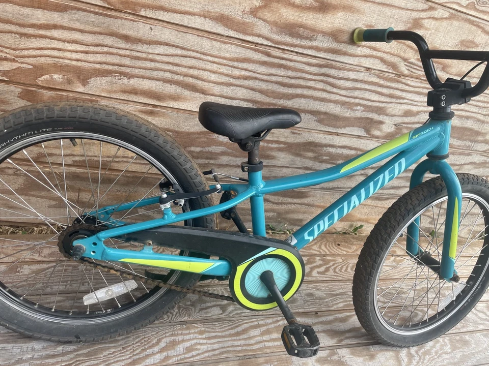 Specialized Riprock 20" wheels kids bike - Image 3 of 4