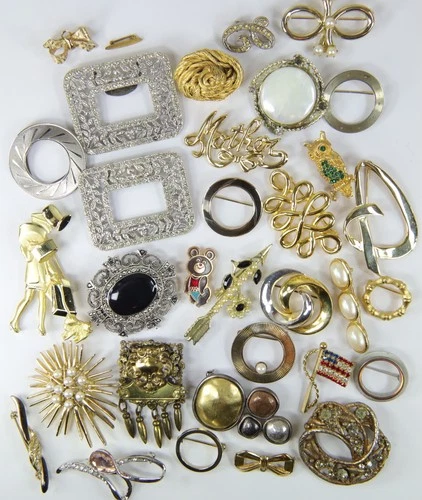 Vintage Costume Jewelry Brooch Pin Lot 32 Pieces