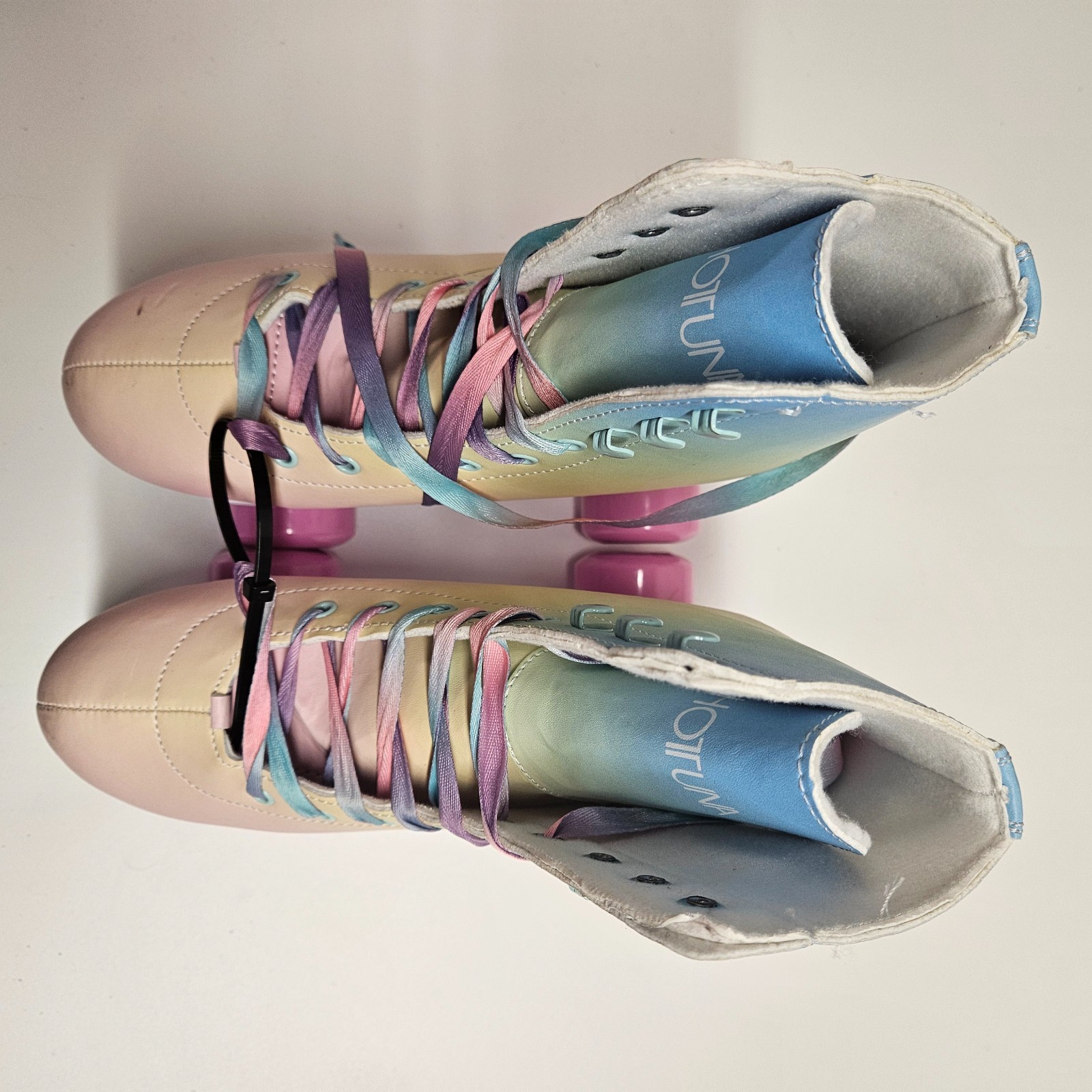 HOTUNA Adjustable Roller Skates UK 2-5 Pastel Rainbow Quad Skates EU 35-38 image 2