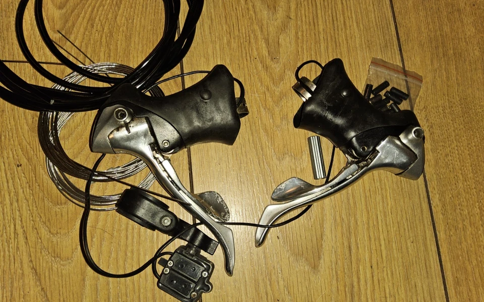 Shimano Dura Ace ST-7700 9 Speed Double STI Levers With A New Cable Set  - Image 3 of 3