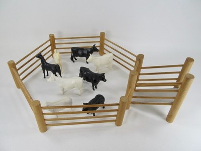Vintage Late 1950s Tonka Toys Original Farm Corral / Original Tonka Farm Animals