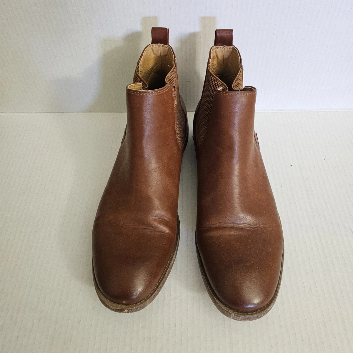 Robert Wayne Footwear Chelsea Boots for Men for Sale | Shop  display picture 1