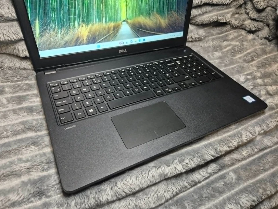Dell Latitude 3580 · i5-7200U · 8GB · 240GB, photo 2 of 5