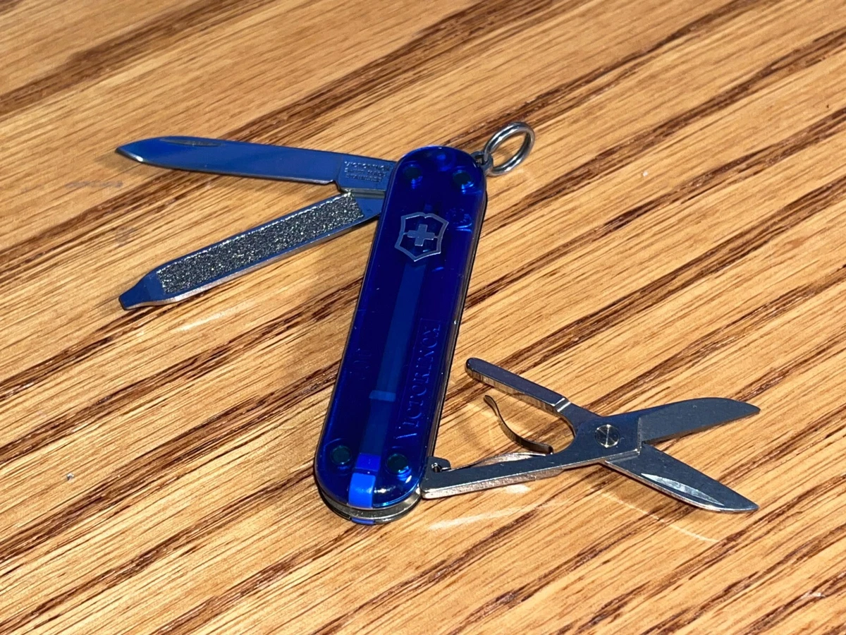 Victorinox Classic SD Printed in red - 0.6223