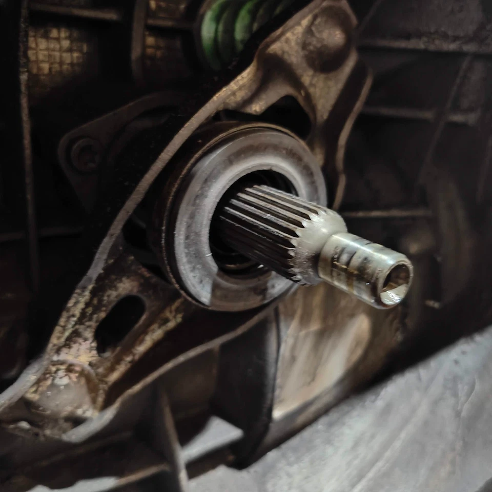 AUDI A6 C6 GYX GEARBOX 6 SPEED MANUAL 2.0TDI BRE 2005-2008 - Image 3 of 4