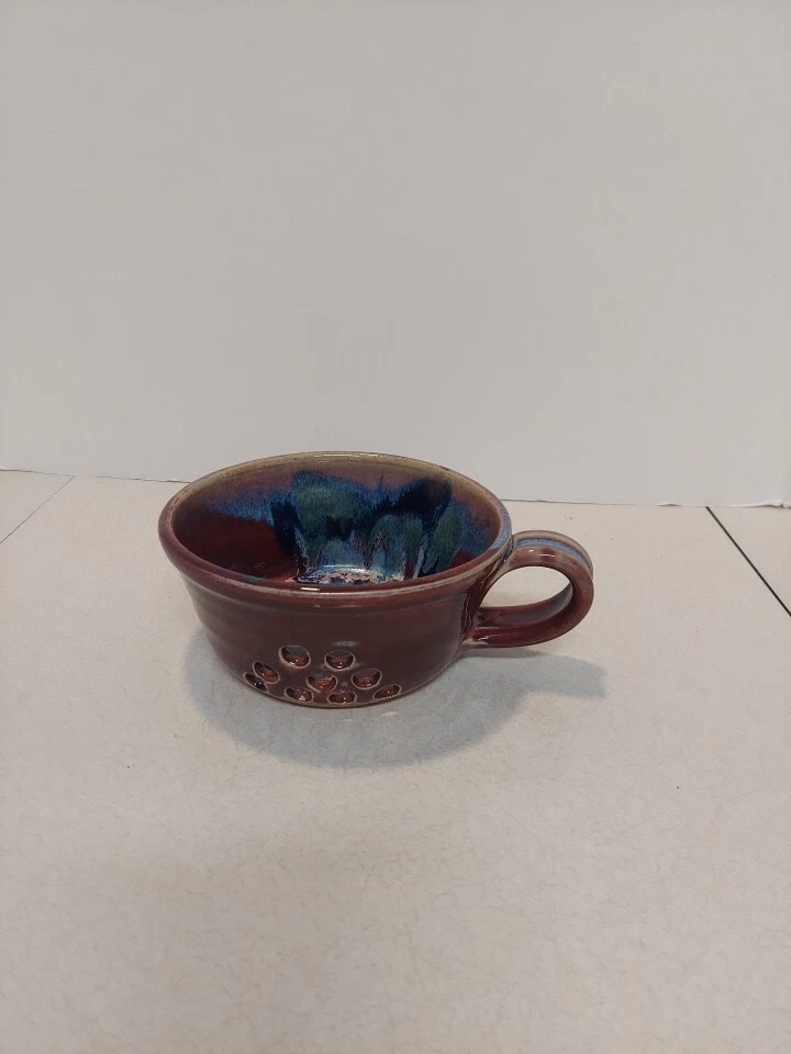 Larrabee Ceramics 4.3 Berry Colander with Handle, Maroon-Multi