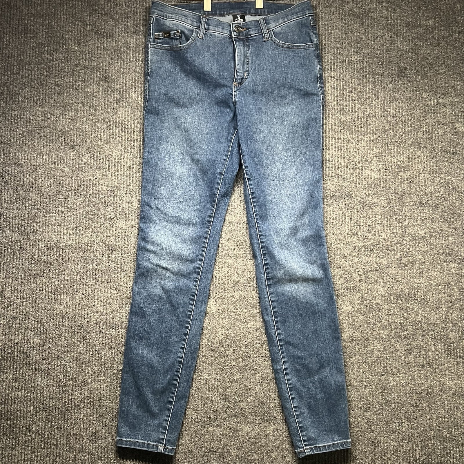 Kuhl Women’s Indigo Blue Jeans Size 8 Reg Hiking Outdoor Straight Leg Skinny