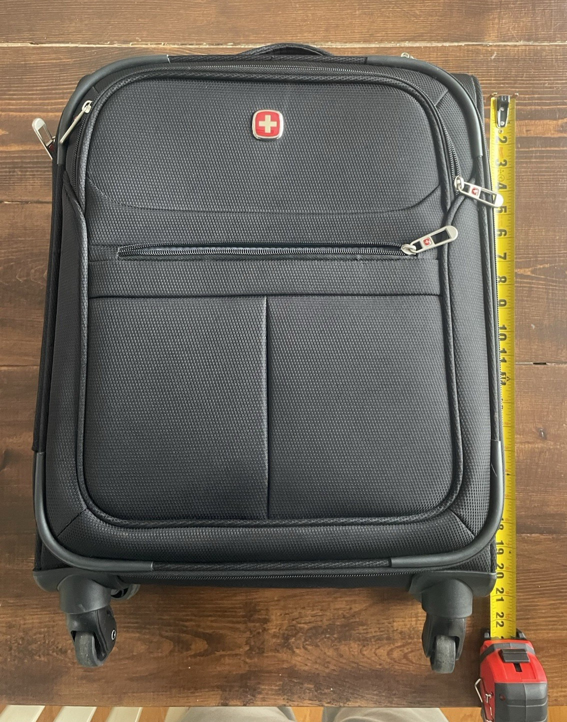 W/ Spinner Wheels, 18 Inch Carry On - Black