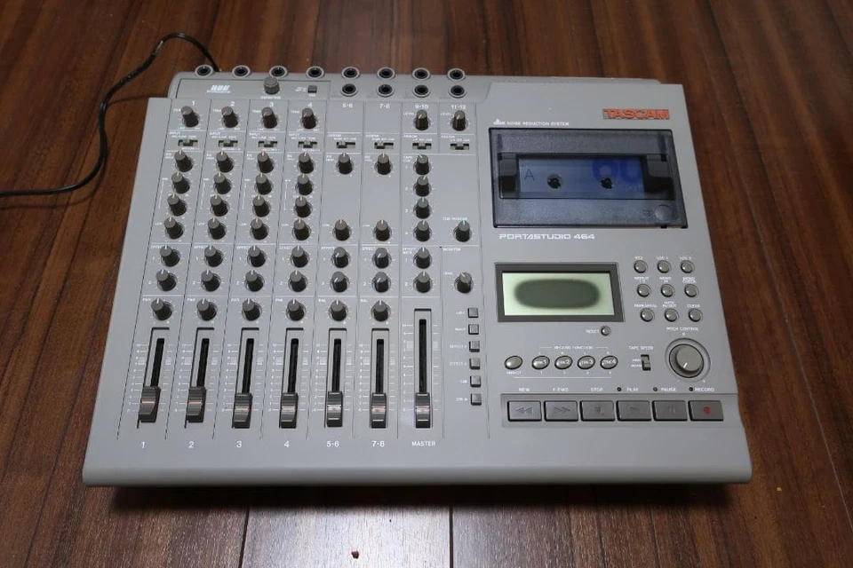 Tascam Portastudio 464 Mehrspurrecorder