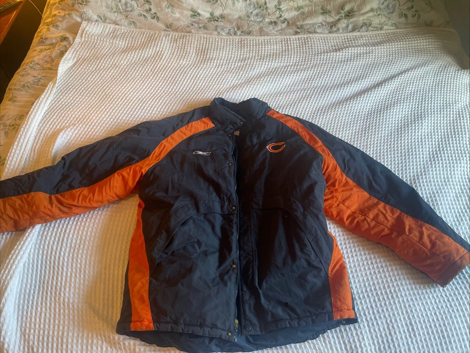 Chicago Bears NFL Team Apparel Reebok Men’s Large Winter Jacket - Image 2 of 4