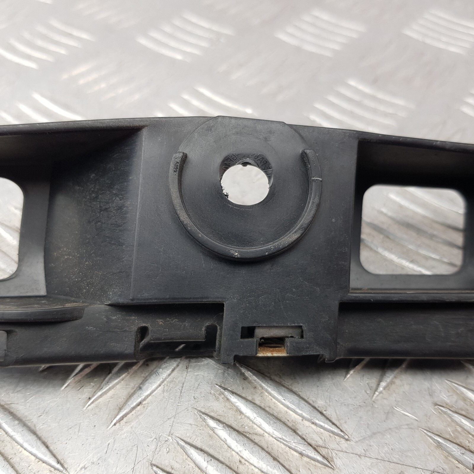 Volkswagen Scirocco 2009 Mk3 Passenger Rear Bumper Bracket 