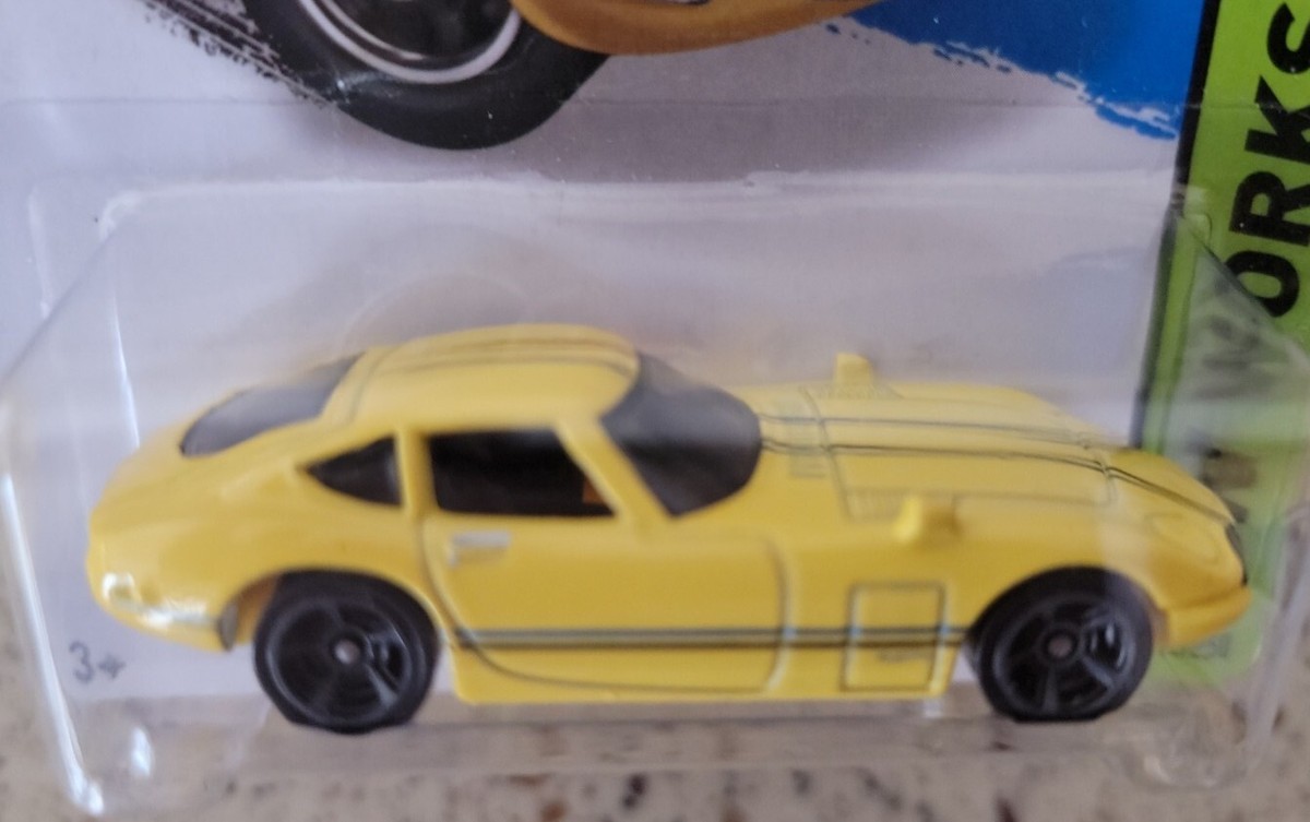 Hot Wheels Toyota 2000 GT HW Workshop 2014 - All Stars Yellow 192