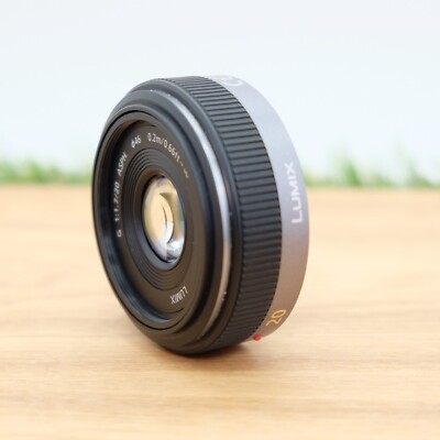 【元箱付き】Panasonic LUMIX G 20mm/F1.7 H-H020 TOP MINT】Panasonic LUMIX G 20mm F1.7H-H020 with front and rear