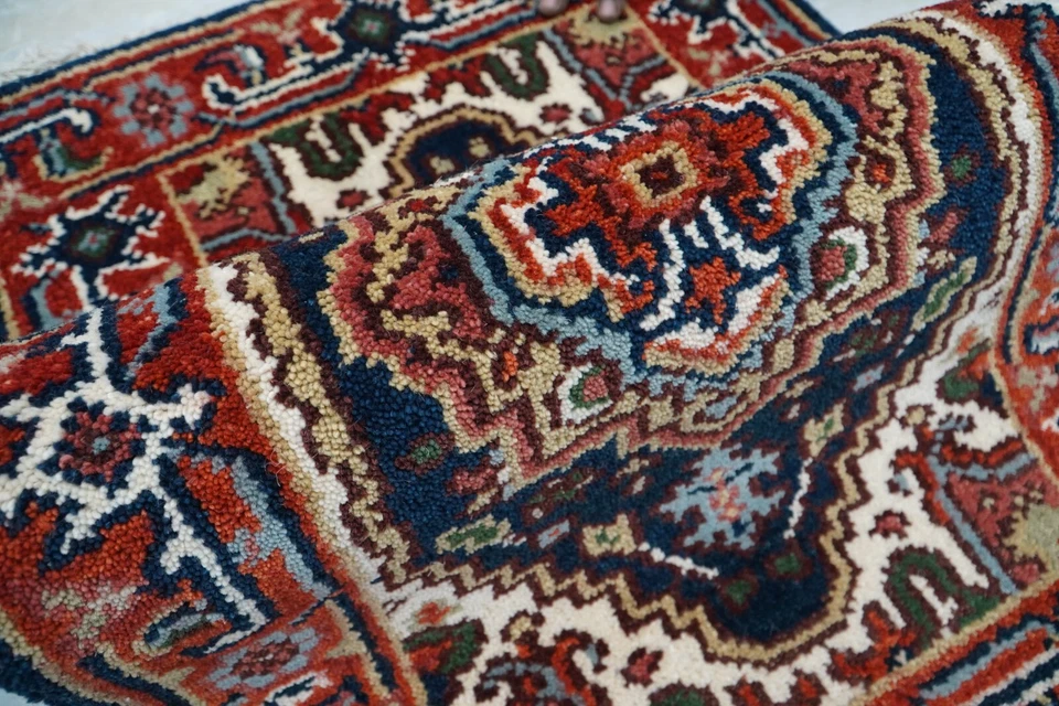 Alfombra de lana Serapi tradicional antigua hecha a mano de 2x3 pies | Alfombra anudada a mano Foto 3 de 4