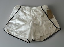 Nike Kids Size XL Girls White Dri-FIT Sprinter Running Shorts DA1019-100 