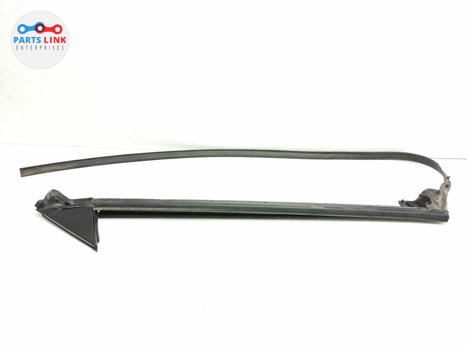 2008-14 FERRARI CALIFORNIA FRONT RIGHT DOOR MOLDING WEATHER STRIP END TRIM F149