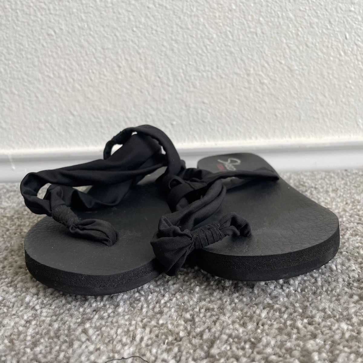 Nike - Memory Foam Flip-flops - Women Size 6 for Sale in Fresno