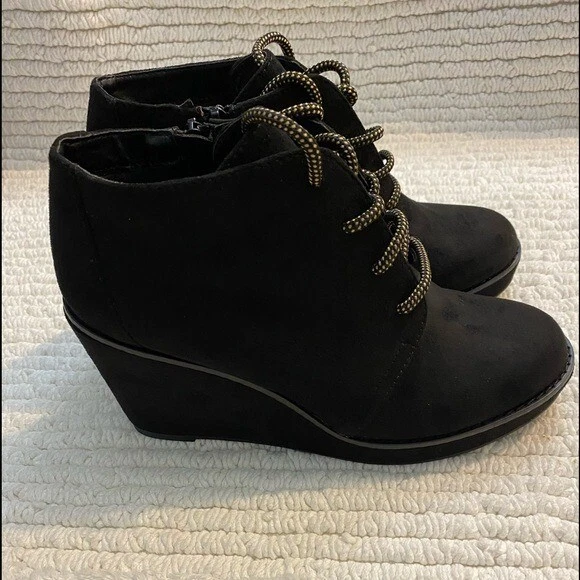 Carlos top black booties