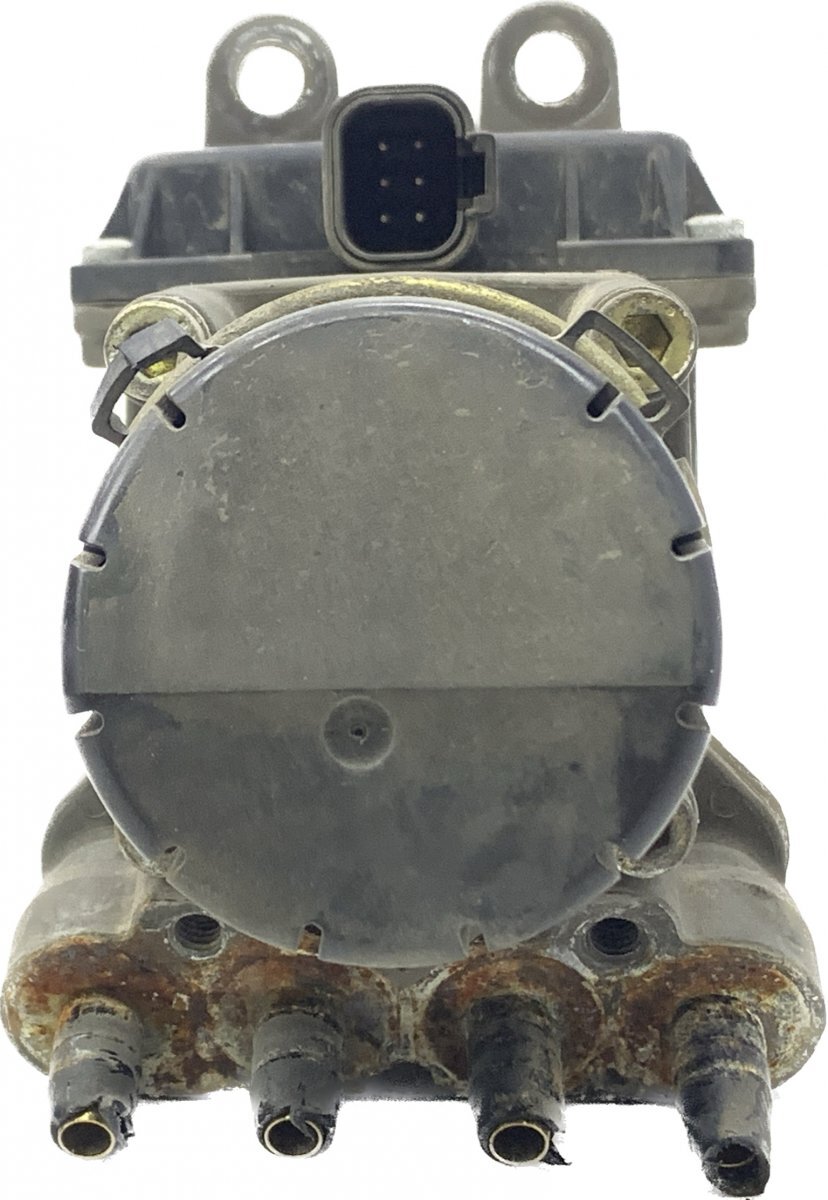 21390592 20754602 K040156 Foot brake Valve VOLVO FE FL / RENAULT  