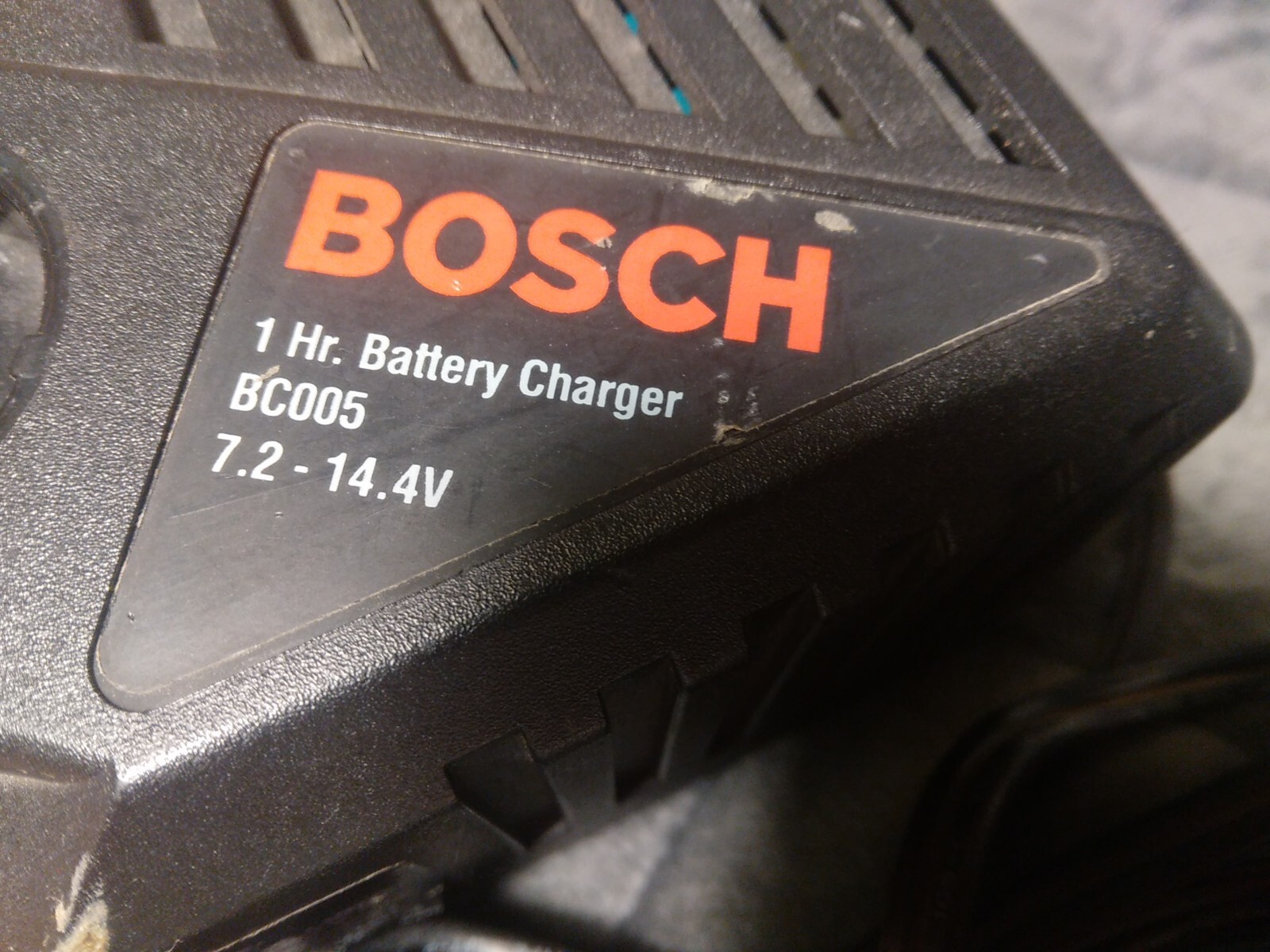 BOSCH GENUINE BC005 7.2V14.4V CHARGER REPLACES BC130 BC016 BC004 BAT043 BATTERY eBay