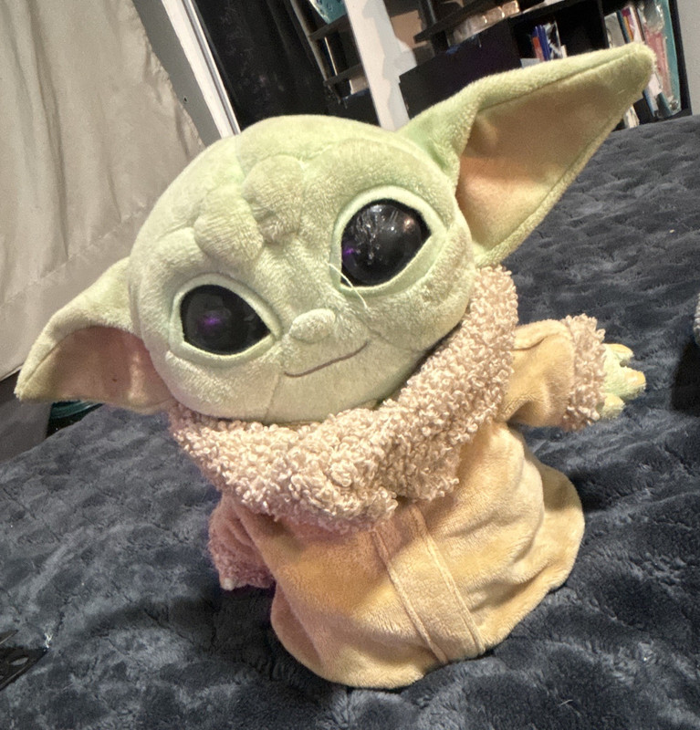 Star Wars The Mandalorian Grogu Baby Yoda Soft Plush Toy Small Green Beige