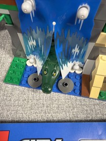 LEGO City: Jungle Mobile Lab (60160) 95% Complete Venus Fly Trap Gator