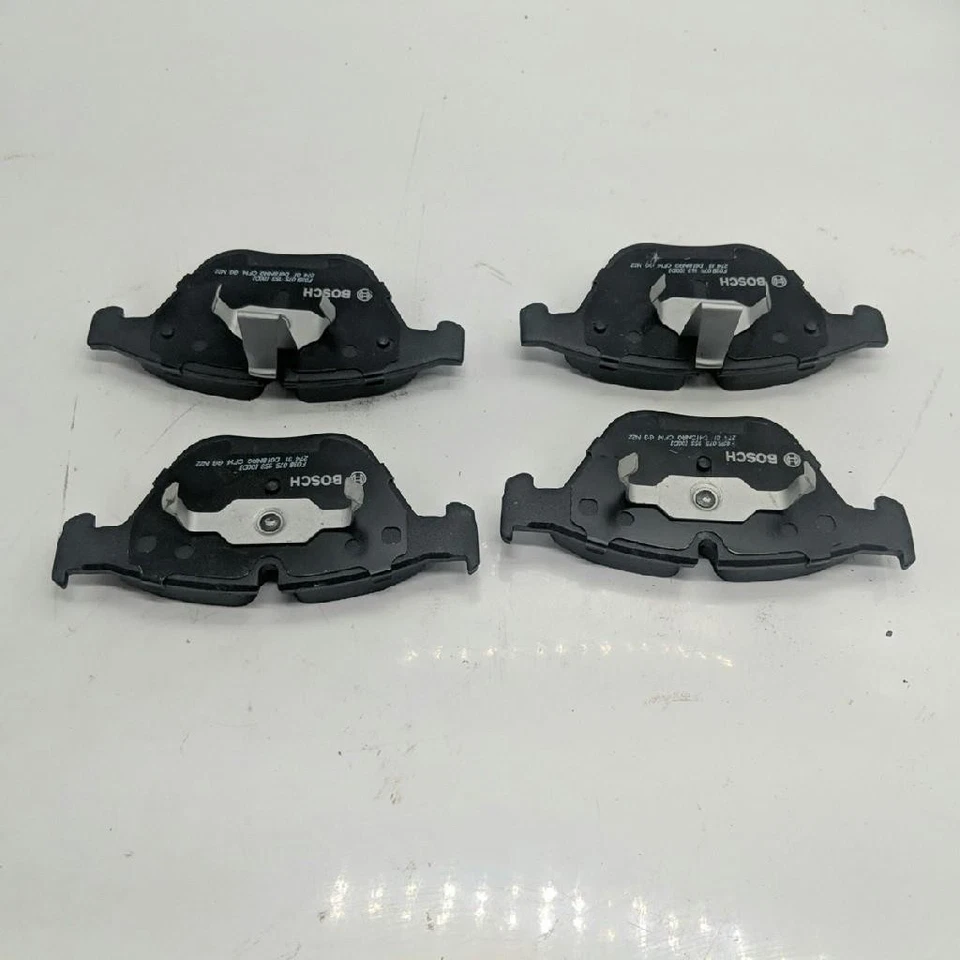 Bosch QuietCast BC918 Se Adapta a BMW Z4 Serie 1 M 3 Juego de Pastillas de Freno Delanteras Cerámicas Nuevo de Lote Antiguo Foto 3 de 4
