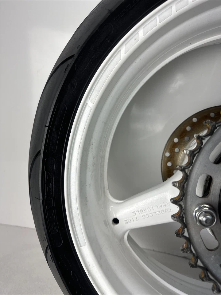 Llanta trasera Honda Cbr1000rr 2008 llanta neumático freno DSIC DS piñón recto blanco Foto 3 de 4