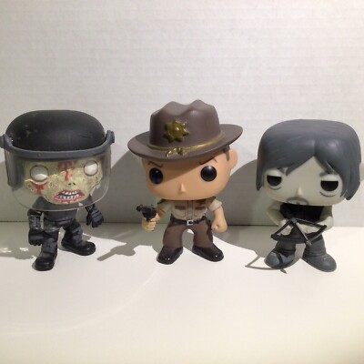 Walking Dead Funko lot - Rick Grimes,B&W Daryl Dixon, Prison Guard Walker - used