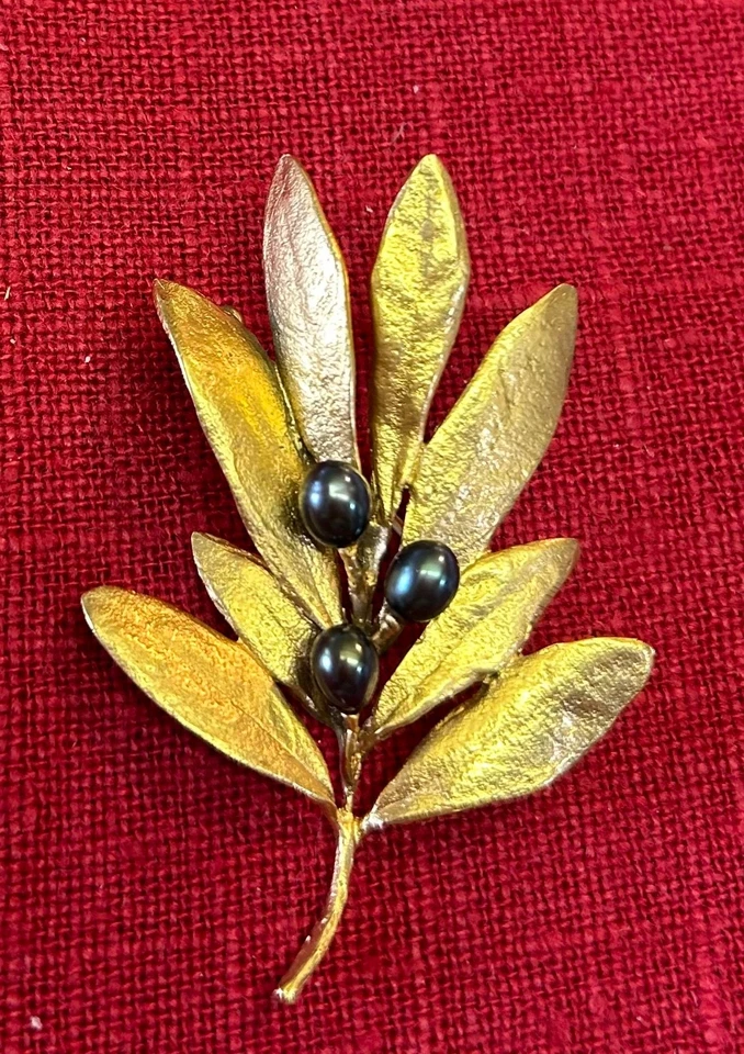 Метрополитен музей искусств Майкл Мишо золотая брошь с оливковым листом черный жемчуг  - Изображение 4 из 4