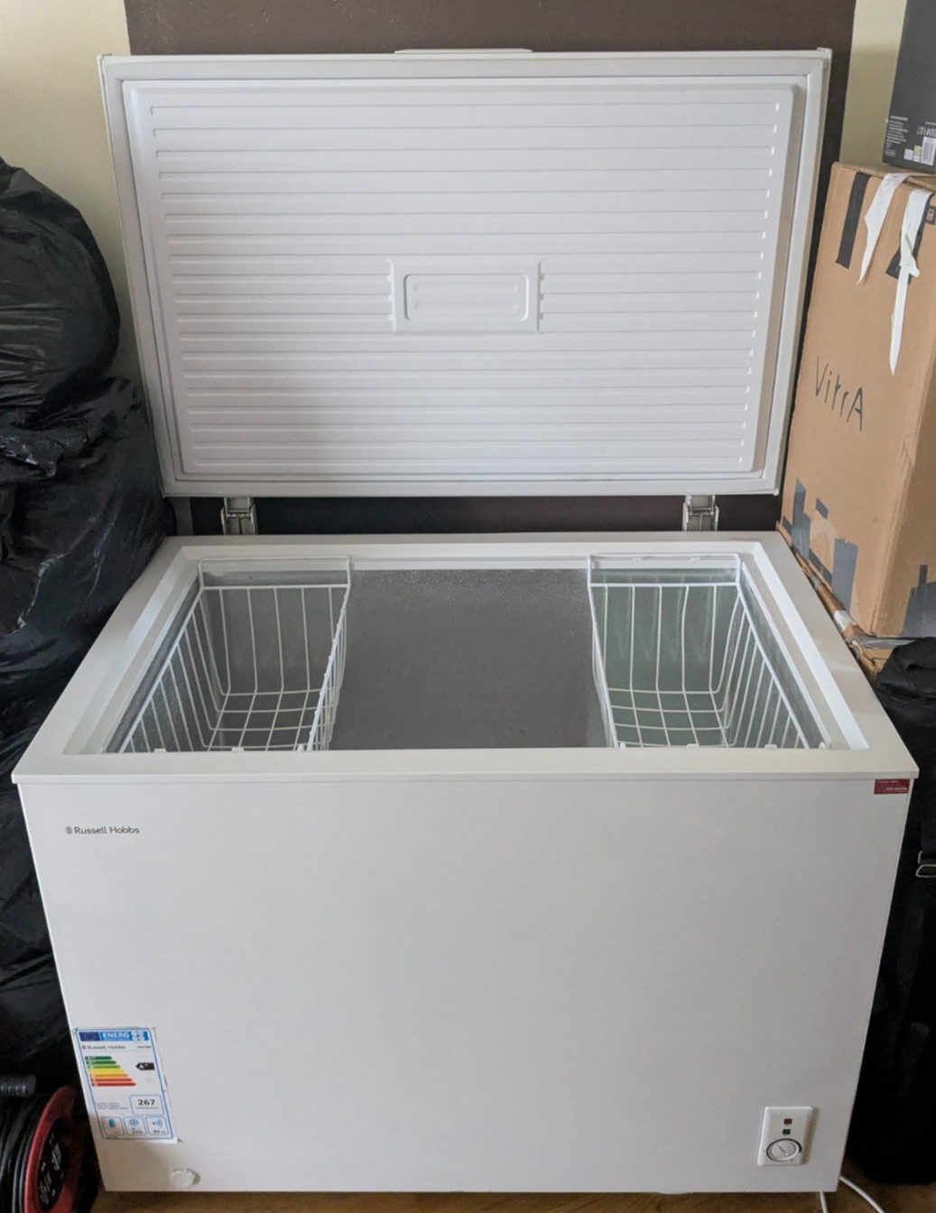 Russell Hobbs RHCF300 300L White Chest Freezer A+ Excellent condition Used