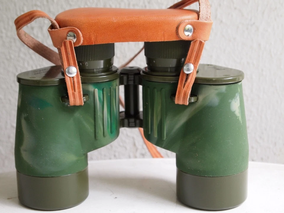 7x40 Militär Fernglas mit vergüteter Optik, Strichplatte für Jäger, Outdoor - Bild 4 von 4