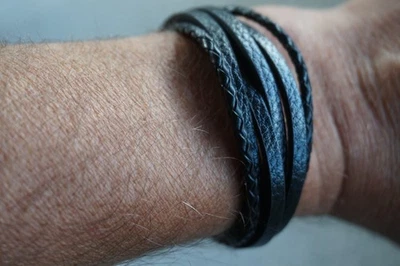 77301 - 70 % SUPERBE BRACELET CUIR NOIR 6 BRINS SACHET INDIVIDUELLE FERME 21CM - Photo 1/4